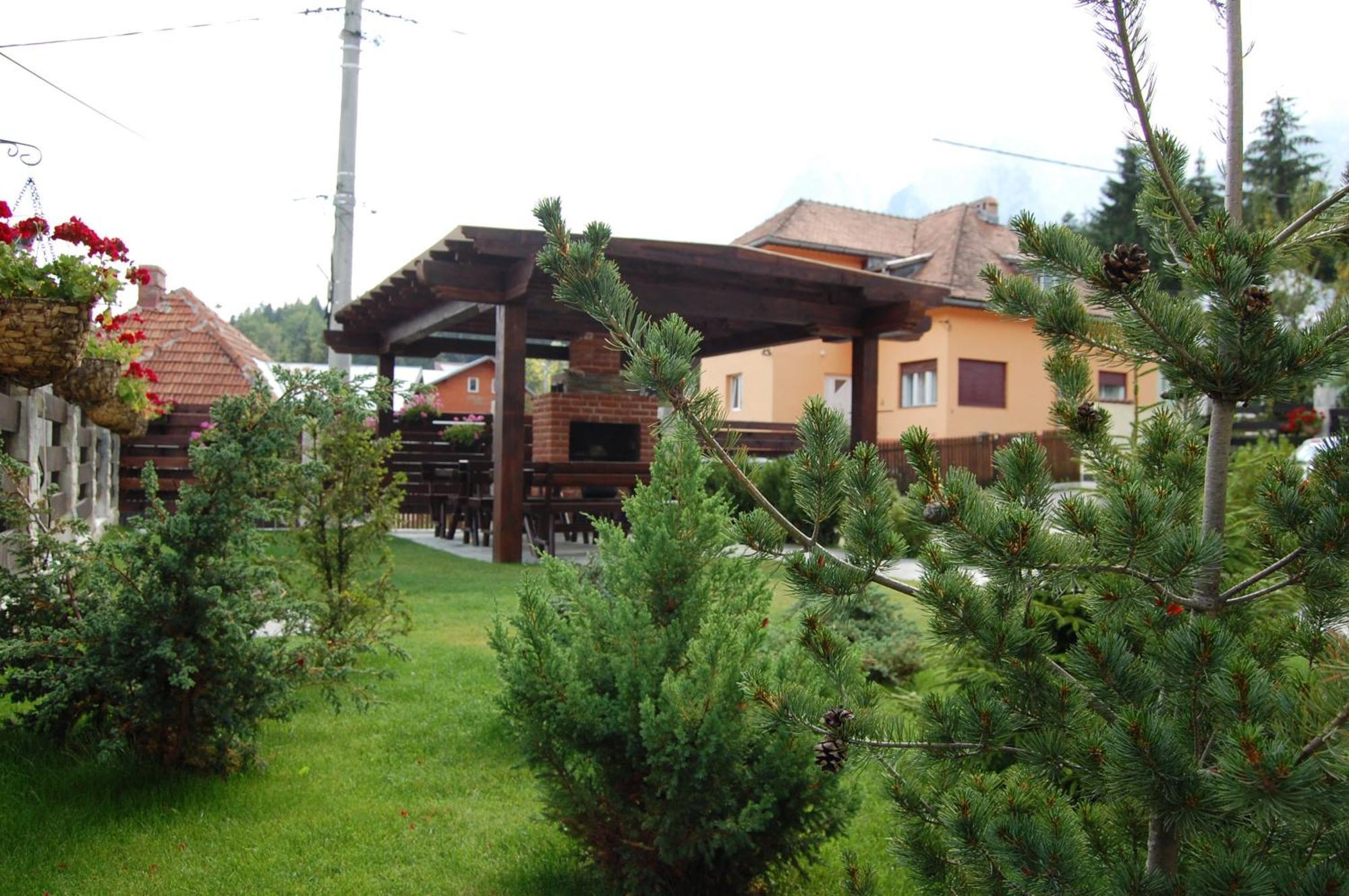 The Ghetto Hotel Buşteni Стая снимка