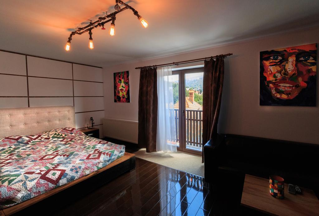 The Ghetto Hotel Buşteni Екстериор снимка