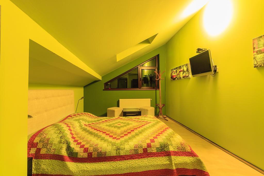The Ghetto Hotel Buşteni Екстериор снимка