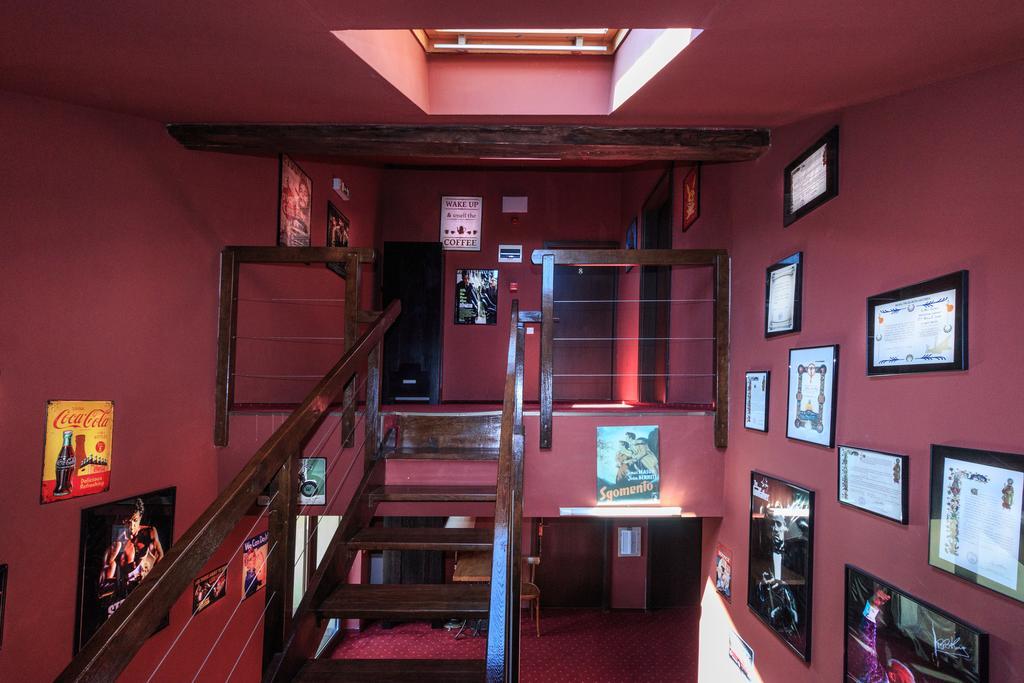 The Ghetto Hotel Buşteni Екстериор снимка